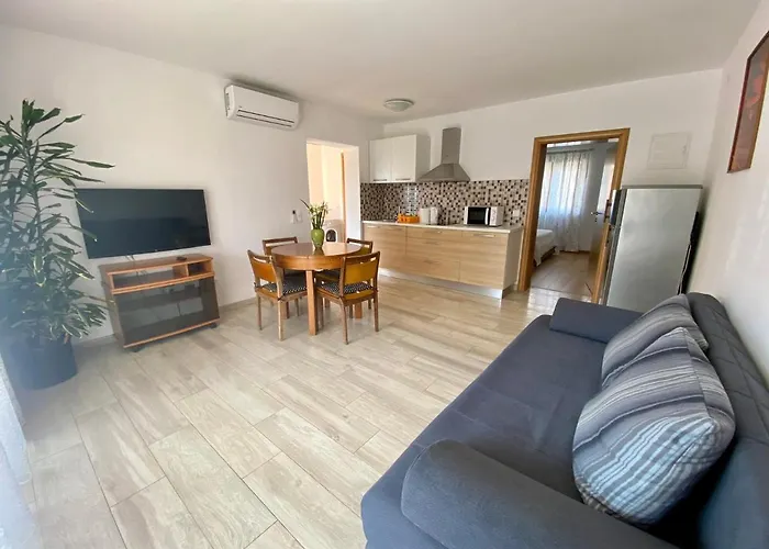 Apartment Mirna