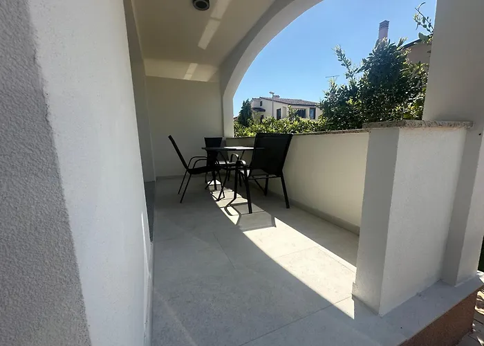 Apartment Mirna