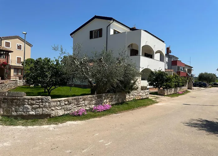 Apartment Mirna