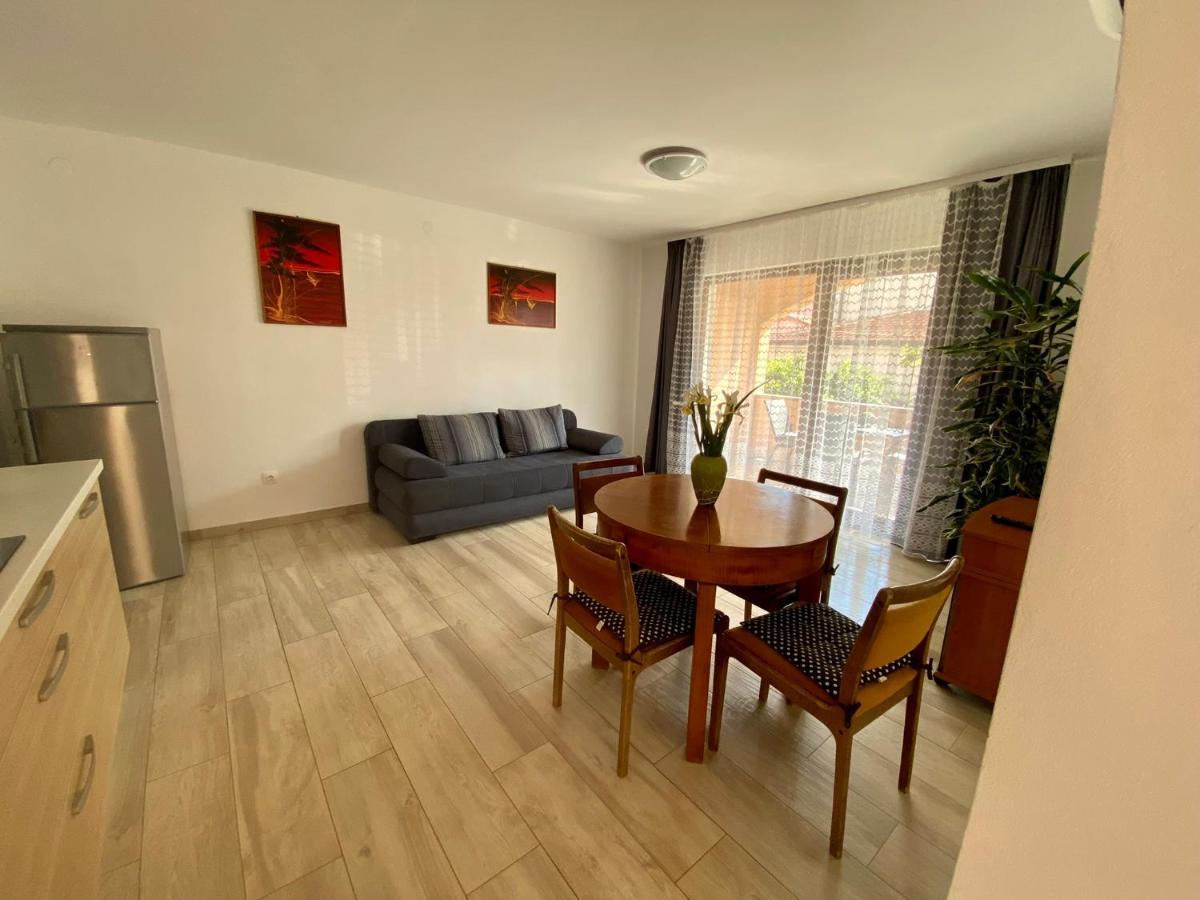 Apartment Mirna